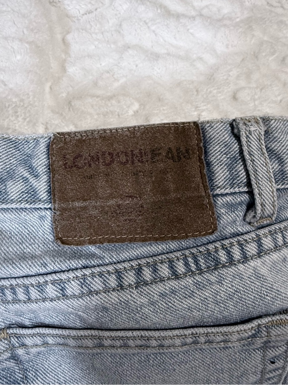 LONDONJEAN Light Blue Cropped Jeans with Patterned Hem - Gently Used -Size 8 - Picture 12 of 12